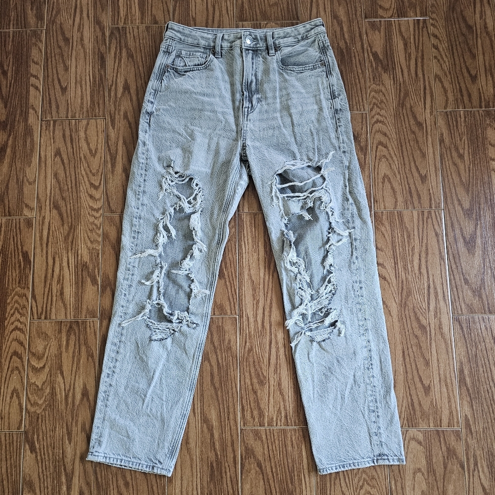 American Eagle Mom Straight Jeans Distressed Ripped Size 6
